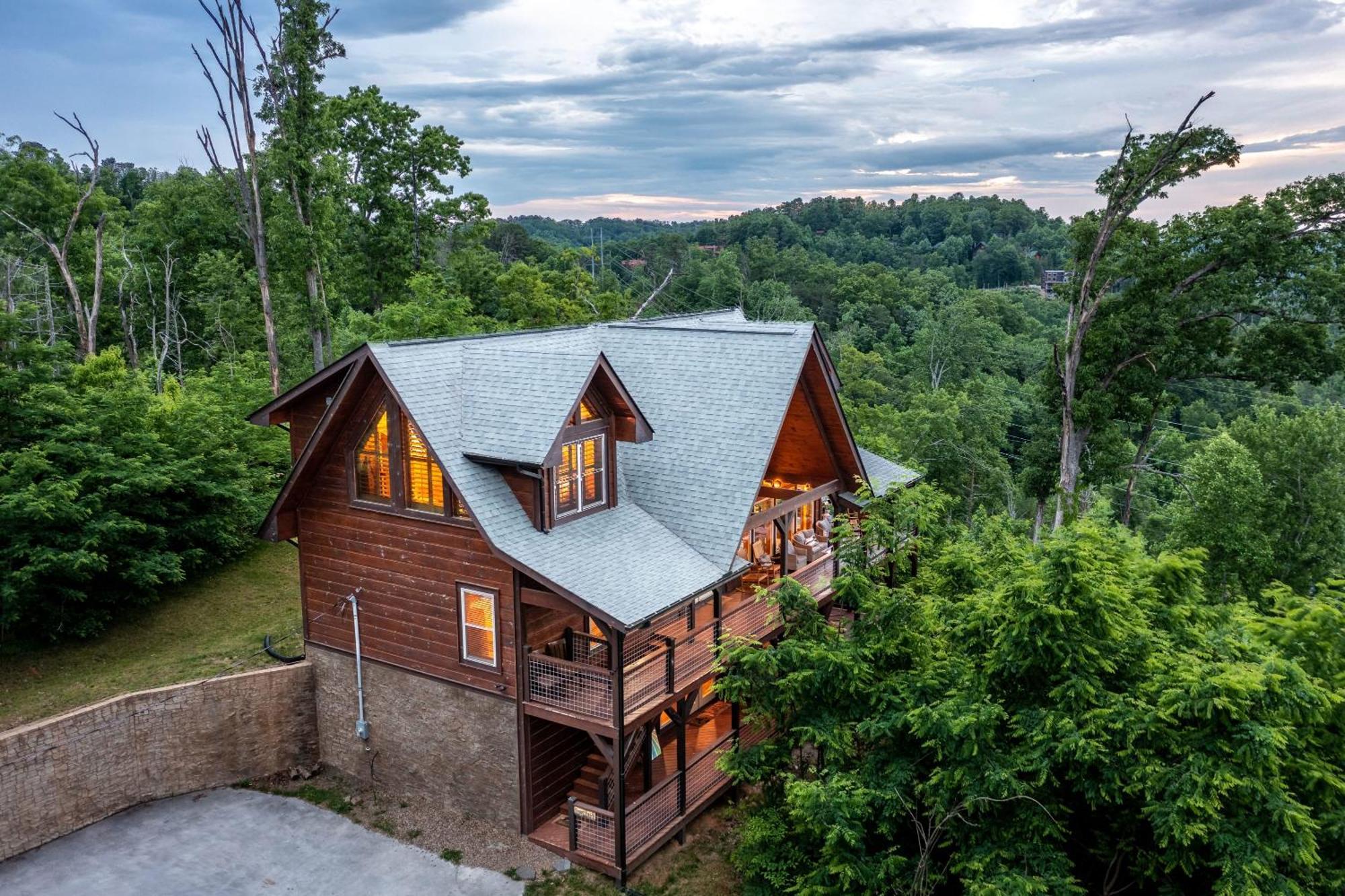 The Solstice - Amenities Galore Mountain Retreat Gatlinburg Exterior photo